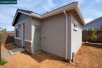 4195 Crested Butte Wy in Rancho Cordova, CA - Building Photo - Building Photo