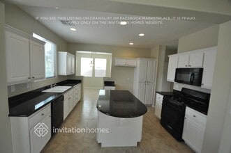 1290 Cornet St in Henderson, NV - Foto de edificio - Building Photo