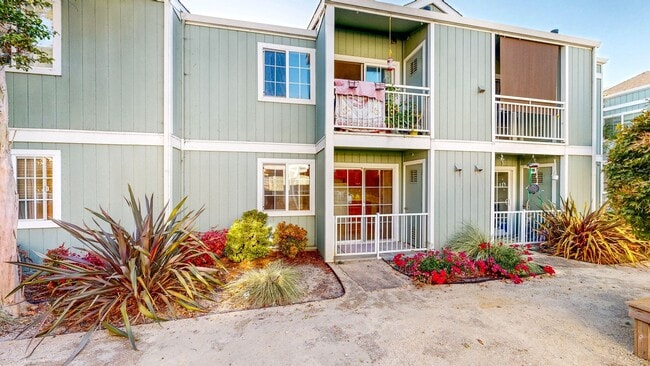 1501 La Esplanada Pl in Santa Rosa, CA - Building Photo - Building Photo
