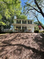 3312 Northbrook Dr in Greensboro, NC - Building Photo