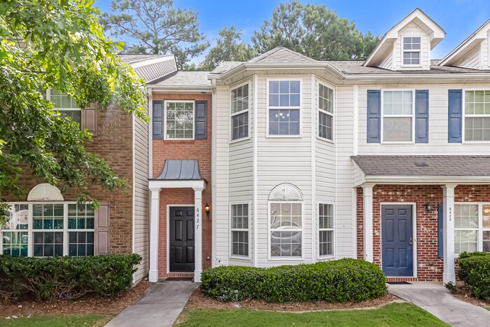 6427 Olmadison Ln in Atlanta, GA - Building Photo
