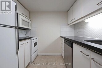 38 Elm St in Toronto, ON - Building Photo - Building Photo