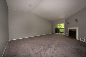 8218 126th Ave NE in Kirkland, WA - Building Photo - Building Photo