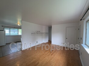 5603 Long Bow Dr in Kokomo, IN - Building Photo - Building Photo