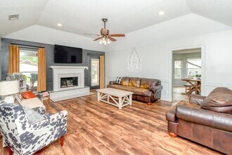 612 Vaughn Dr S in Satsuma, AL - Building Photo - Building Photo