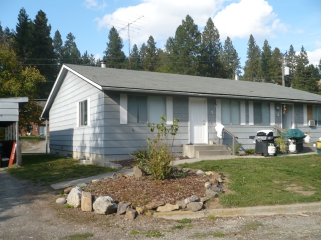 Ranch Duplexes C in Post Falls, ID - Foto de edificio