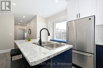 31 Greenaway Ave in Hamilton, ON - Building Photo - Building Photo