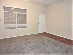 1219 Sunfire Ave in Henderson, NV - Building Photo - Building Photo