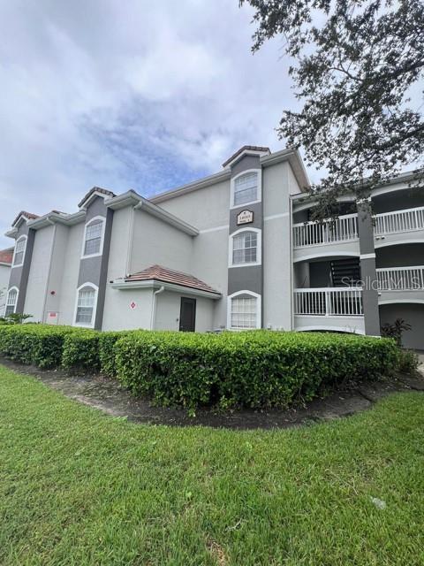 14049 Fairway Island Dr in Orlando, FL - Building Photo