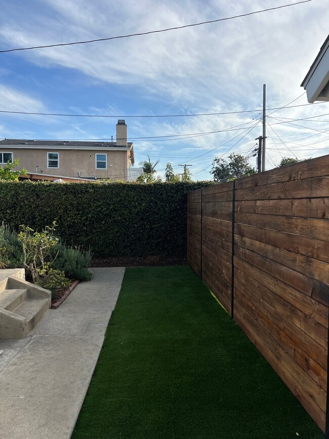 15201 Daphne Ave in Gardena, CA - Building Photo - Building Photo