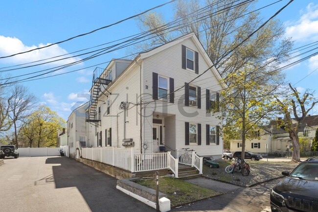 39 Union St in Taunton, MA - Building Photo - Building Photo