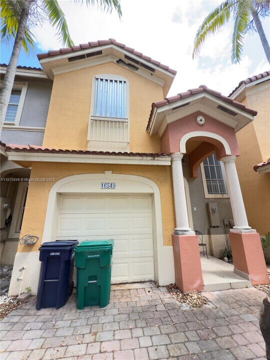 16549 SW 78th Terrace in Miami, FL - Building Photo