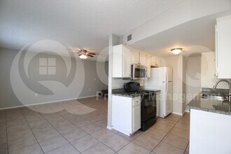 860 E Brown Rd in Mesa, AZ - Building Photo - Building Photo