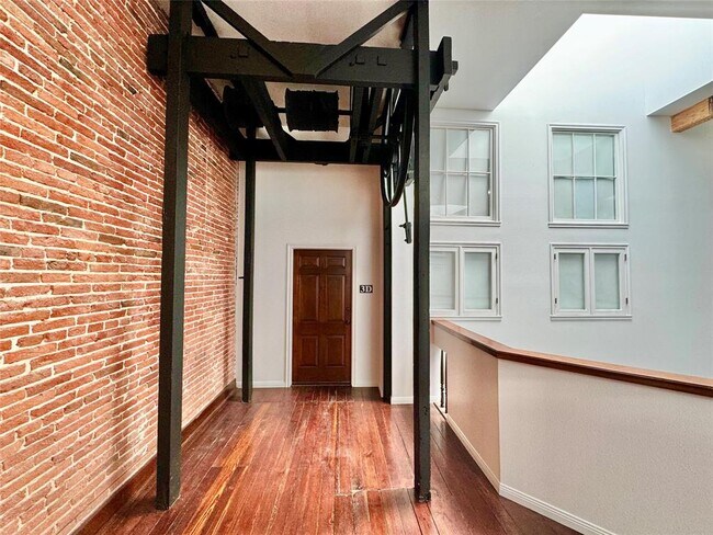 2309 The Strand-Unit -3D in Galveston, TX - Building Photo - Building Photo