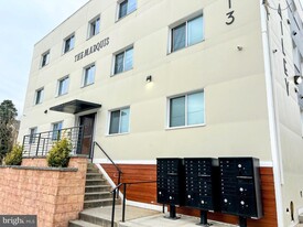 2913 Knox Pl SE in Washington, DC - Building Photo