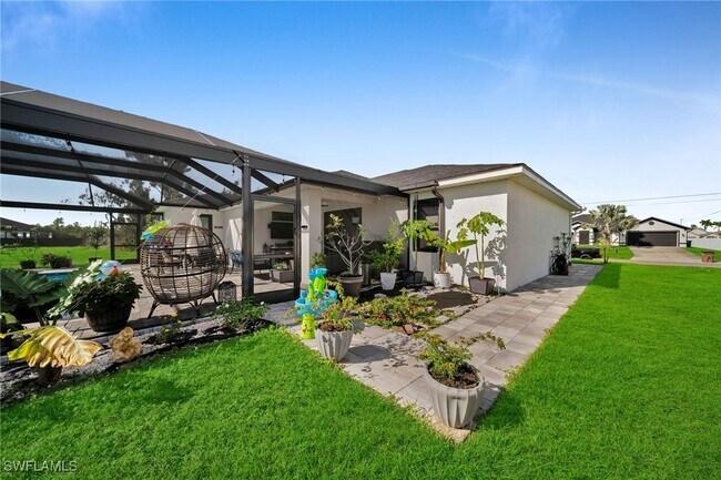 347 SW 24th Pl in Cape Coral, FL - Building Photo - Building Photo