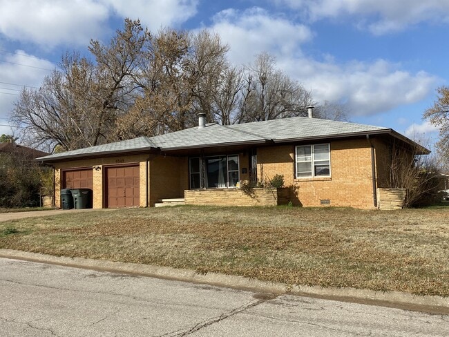 property at 4345 SE 16th St
