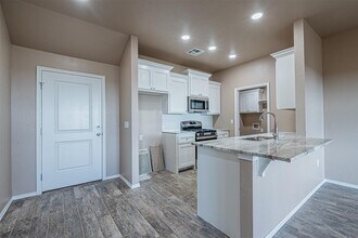 1624 Highland Loop in Guthrie, OK - Building Photo - Building Photo