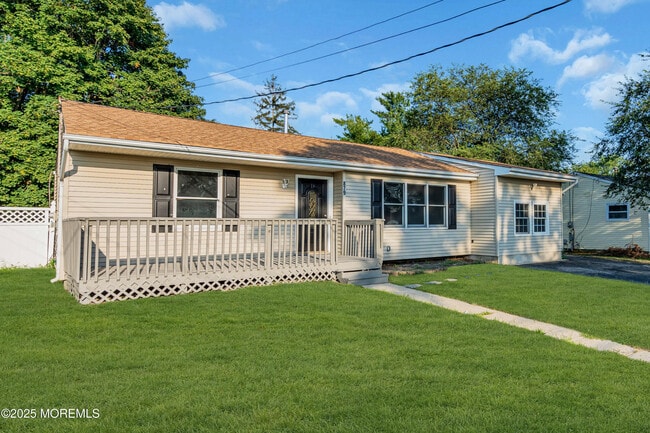 879 Egret Dr in Toms River, NJ - Foto de edificio - Building Photo