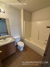 405-407 E Asher Ct in Rogers, AR - Building Photo - Building Photo