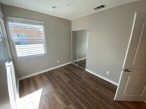 5708 Colfax Ave in Los Angeles, CA - Building Photo - Building Photo