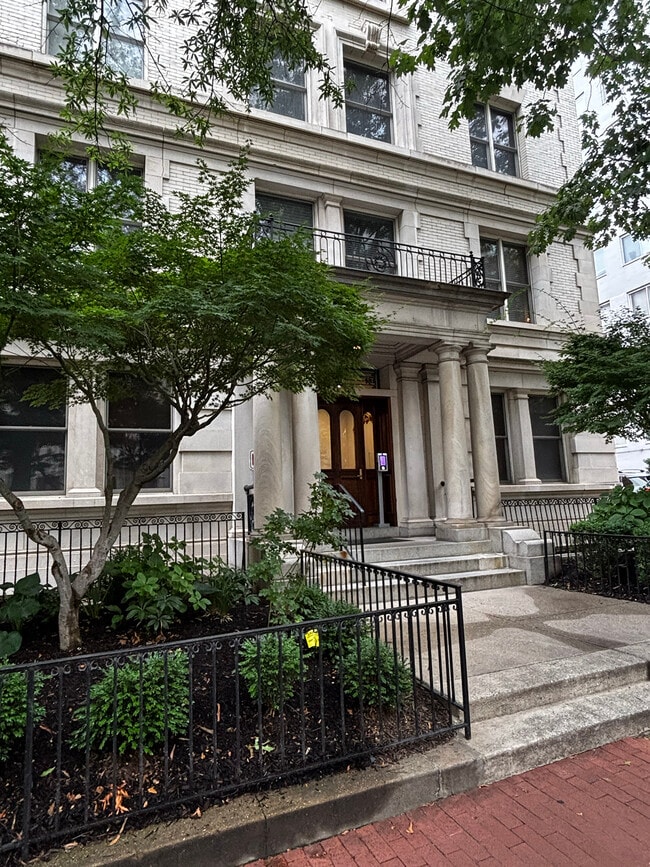 property at 2007 O St NW