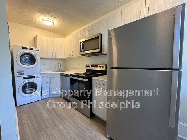 property at 2809 W Queen Ln