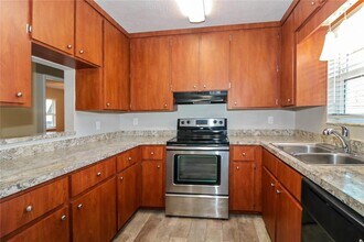 4835 Toni Ave in Lakeland, FL - Building Photo - Building Photo