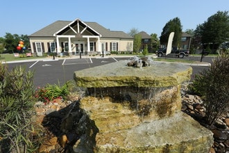 Avalon Springs Apartments in Louisville, KY - Foto de edificio - Building Photo
