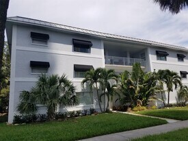 225 5th Ave NE in St. Petersburg, FL - Building Photo