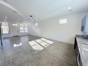 1212 E Broad St in Savannah, GA - Building Photo - Building Photo
