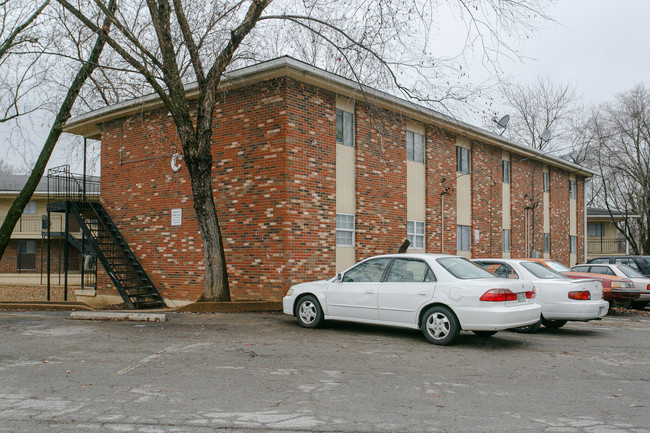 Donelson Hills Apartments in Nashville, TN - Building Photo - Building Photo