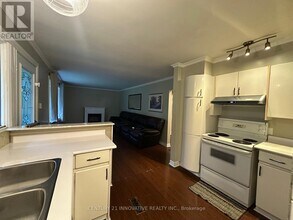 491 FAIRLAWN St in Oshawa, ON - Building Photo - Building Photo