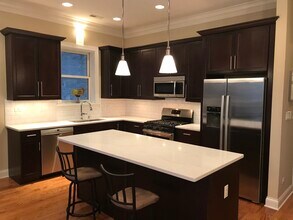 210 N Halsted St, Unit 2 in Chicago, IL - Building Photo - Building Photo
