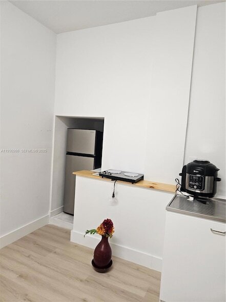 157 NE 13th Cir in Homestead, FL - Foto de edificio - Building Photo