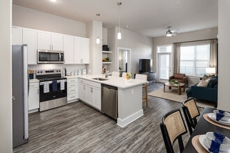 Abberly Royal Creek Apartment Homes in Raleigh, NC - Foto de edificio - Building Photo