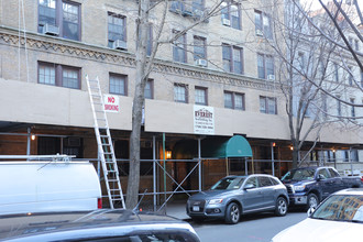 32 W 82nd St in New York, NY - Building Photo - Building Photo