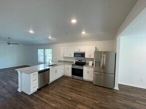 100 Keaton St in Prairie Grove, AR - Building Photo - Building Photo