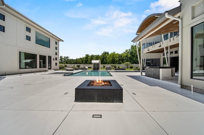 property at 4043 Maranatha Dr