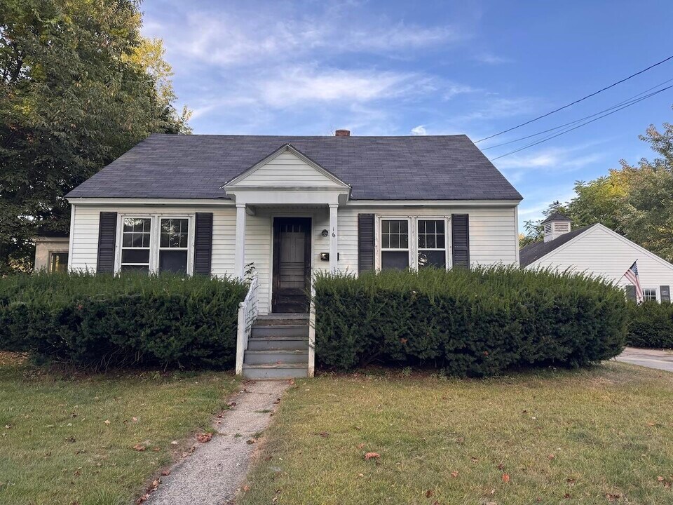 16 Belmont Ave in Keene, NH - Building Photo