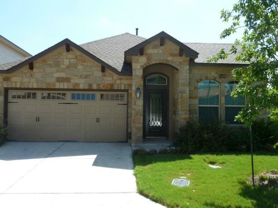 12501 Jen Ln in Austin, TX - Building Photo