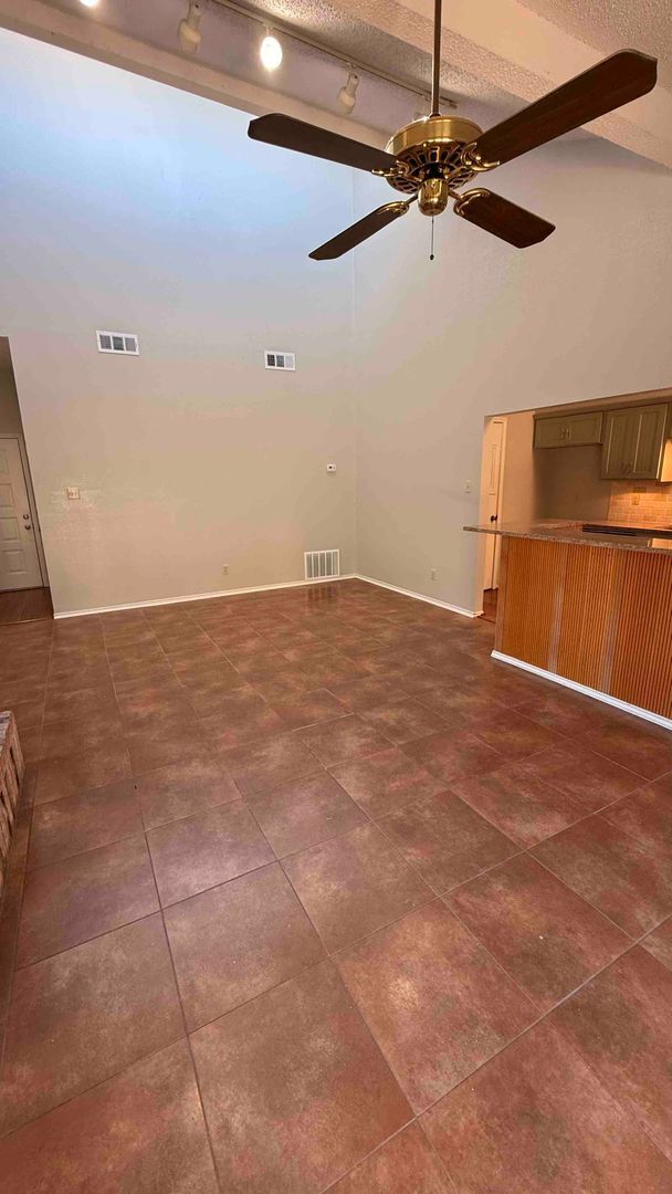 2707 Keller Springs Ct in Carrollton, TX - Building Photo - Building Photo