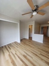 1135 S Washington Ave, Unit 1135 S Washington Ave #11 in Lansing, MI - Foto de edificio - Building Photo