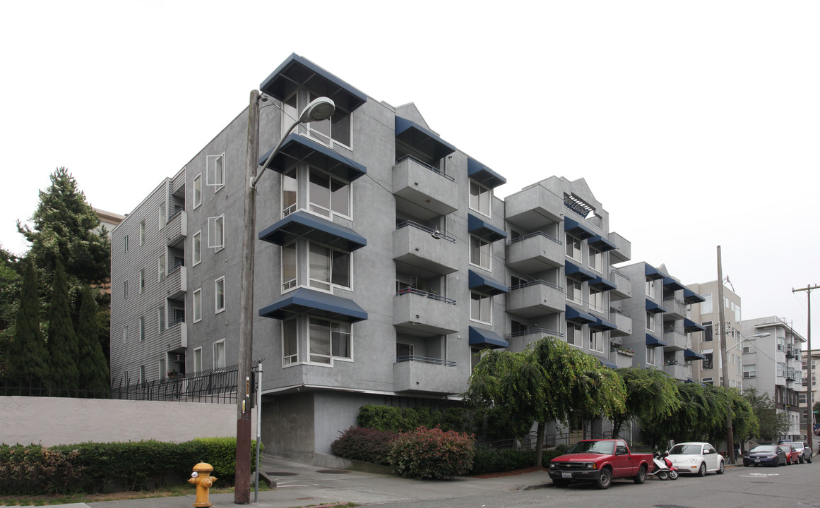 The Crest in Seattle, WA - Foto de edificio