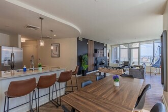 44 W Monroe St in Phoenix, AZ - Building Photo - Building Photo