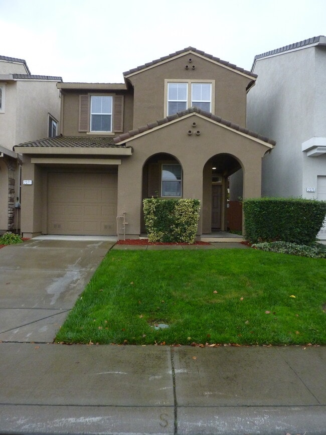 2371 Snowberry Cir in West Sacramento, CA - Building Photo - Building Photo