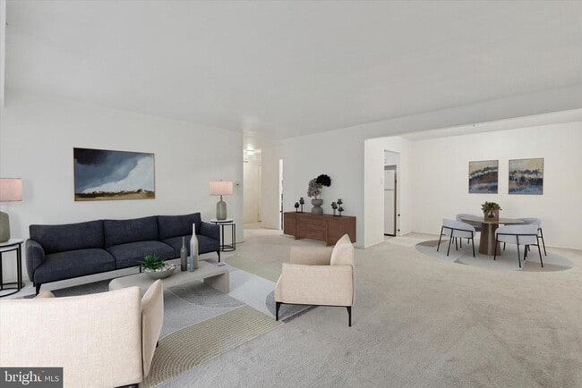 property at 118 Drummers Ln