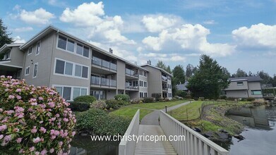 395 101st Ave SE in Bellevue, WA - Building Photo - Building Photo