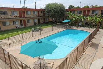 Americana and Il Pompeii in Torrance, CA - Building Photo - Building Photo