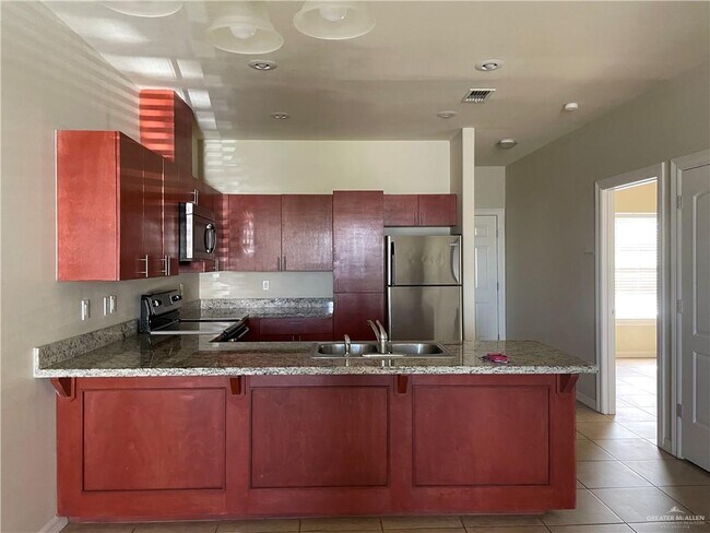 2011 Chance Dr in Edinburg, TX - Building Photo - Building Photo